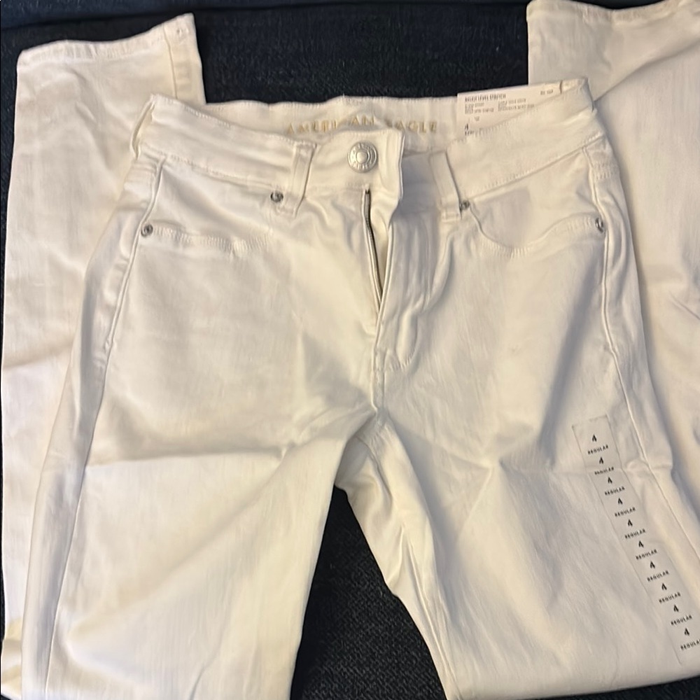 American Eagle Outfitters White High Rise Skinny Jeans with Smooth Finish